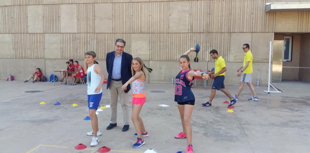 El Departamento de Educación, Cultura y Deporte abre los centros a los barrios para promocionar la práctica deportiva entre la población juvenil