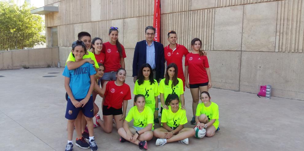 El Departamento de Educación, Cultura y Deporte abre los centros a los barrios para promocionar la práctica deportiva entre la población juvenil