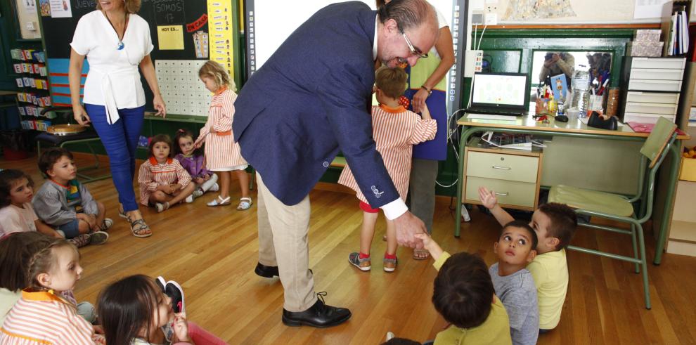 El Presidente de Aragón inaugura el inicio del curso escolar en Huesca donde  crece el número de aulas públicas que acogen a más de 18.000 niños