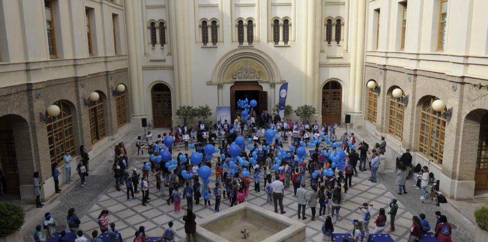 Alumnos del CEIP Juan XXIII lanzan sus deseos para Europa desde el Gobierno de Aragón