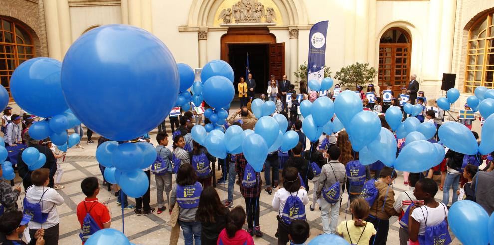 Alumnos del CEIP Juan XXIII lanzan sus deseos para Europa desde el Gobierno de Aragón