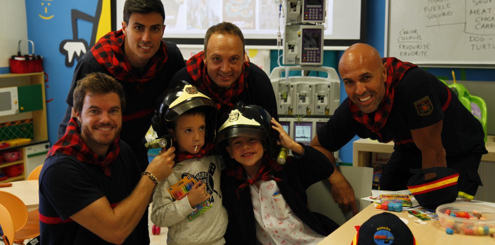 Kase.O empieza la Fiesta del Pilar en el Hospital Infantil  