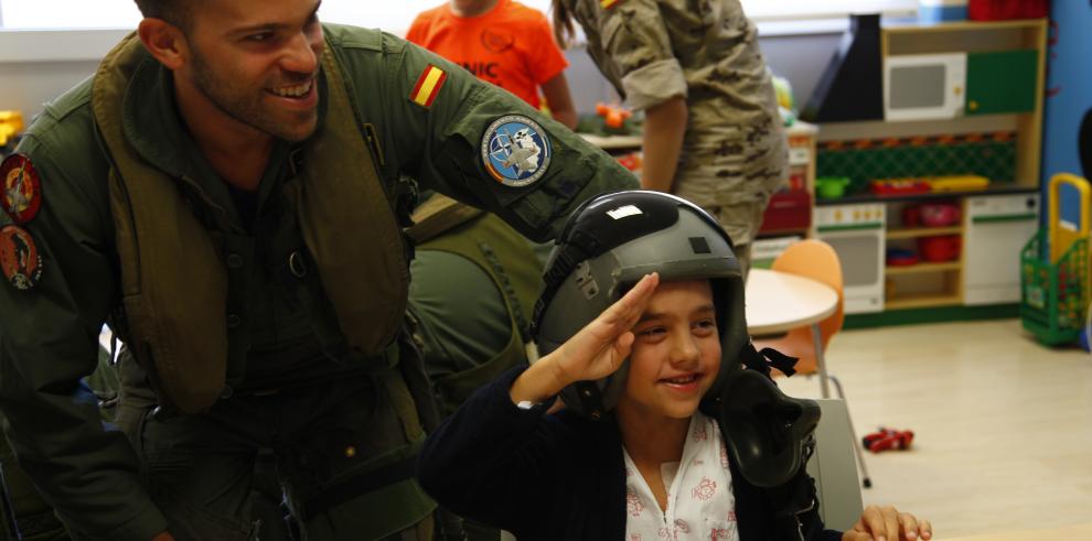 Kase.O empieza la Fiesta del Pilar en el Hospital Infantil  