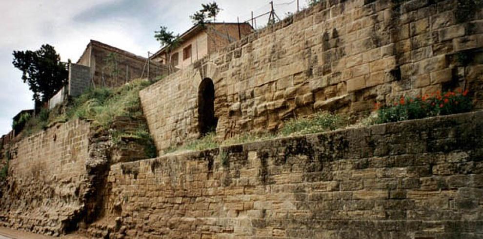 Cultura iniciará en septiembre los trabajos de rehabilitación de la muralla de Huesca