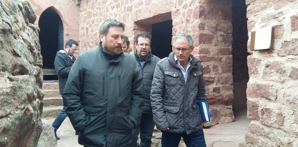 José Luis Soro visita el castillo de Peracense y resalta el potencial turístico para el desarrollo de la zona