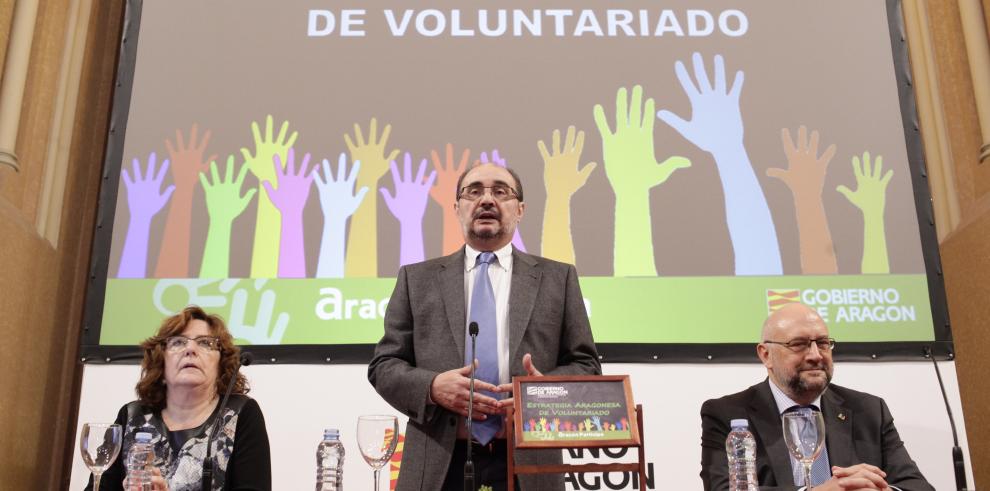 Javier Lambán califica al voluntariado de “levadura de la sociedad” y anuncia la reforma de la ley del sector para adaptarla a la nueva realidad