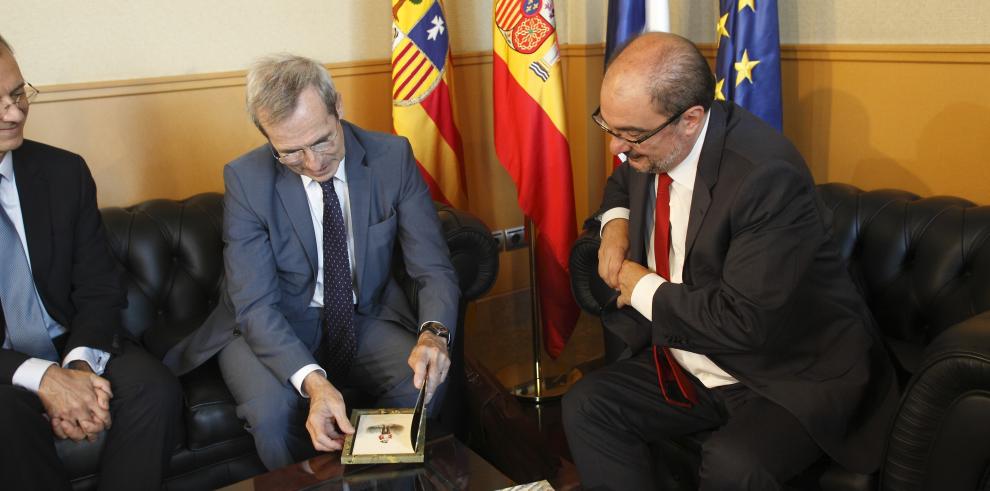 El Embajador de Francia visita  a Javier Lambán, presidente de Aragón 