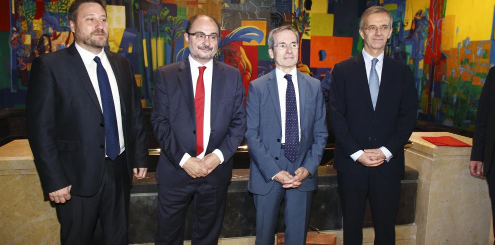 El Embajador de Francia visita  a Javier Lambán, presidente de Aragón 