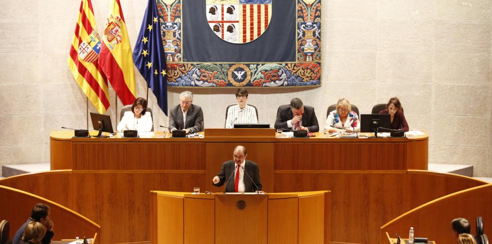  El Presidente de Aragón defiende su gestión para garantizar la seguridad existencial de muchos aragoneses que pagaron la crisis