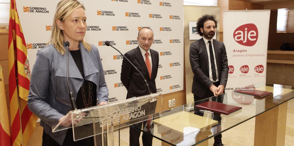 Gobierno de Aragón y AJE Zaragoza formalizan un acuerdo para convocar el XI Premio Joven Empresario de Aragón