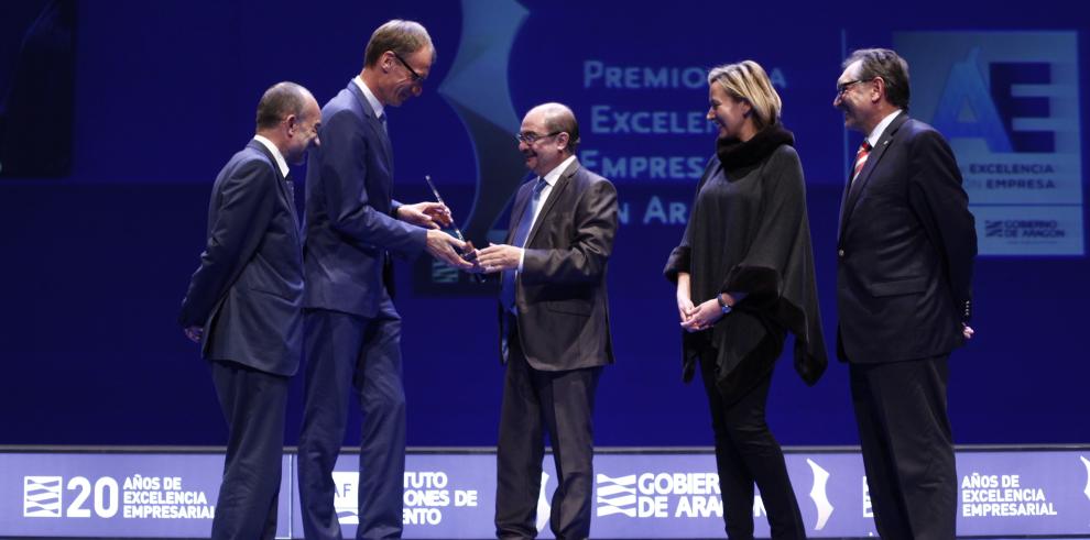 Mann Hummel e ITESAL, ganadoras del Premio a la Excelencia Empresarial 2016 y General Motors, premio de honor