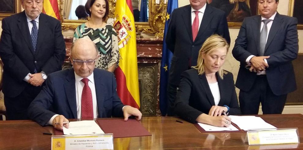 La consejera de Economía ha firmado este martes el convenio del Fondo de Inversiones de Teruel para 2016