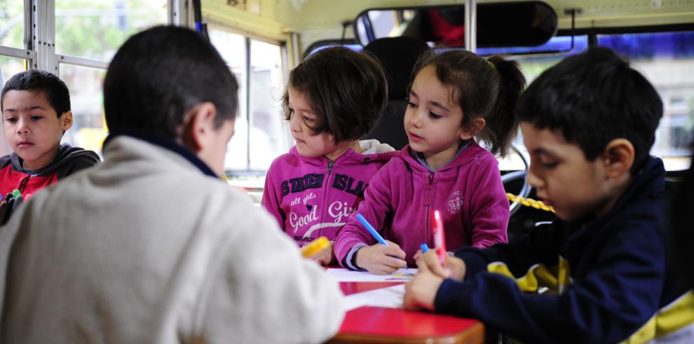 El Departamento de Educación concede becas de comedor para el nuevo curso a 11.406 alumnos, un 33% más que el año pasado