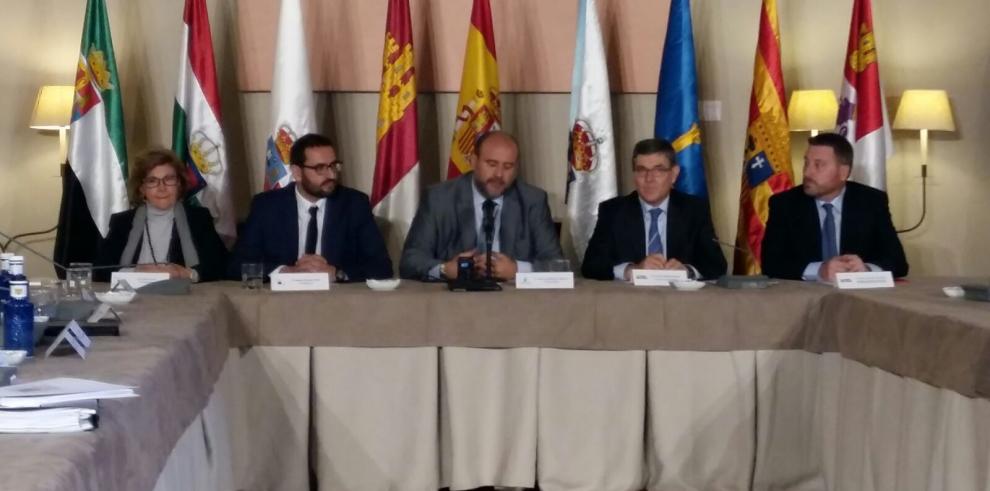 Aragón insiste en una estrategia nacional contra la despoblación