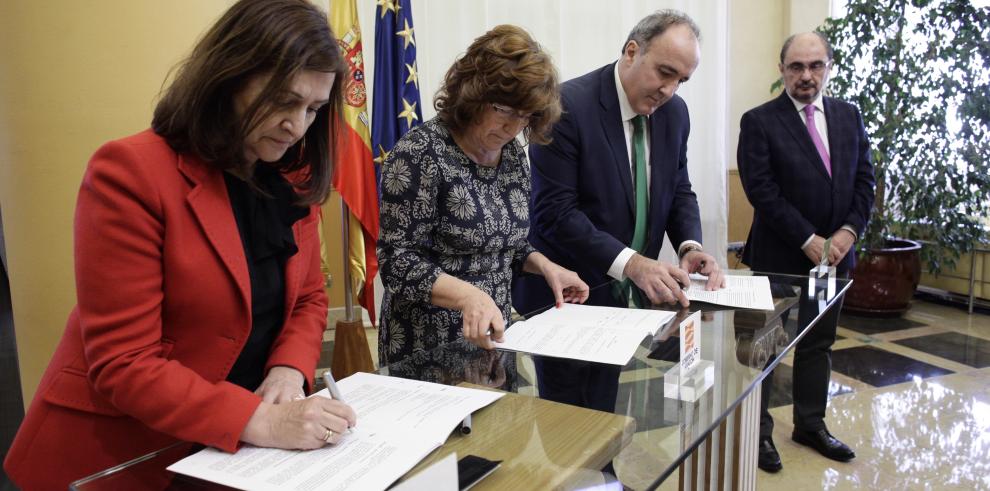 Convenio entre el Gobierno de Aragón, la FAMCP e Iberdrola para la protección de las personas en riesgo de urgencia social