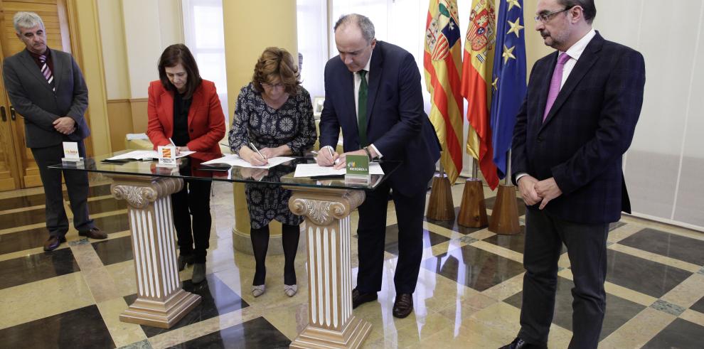 Convenio entre el Gobierno de Aragón, la FAMCP e Iberdrola para la protección de las personas en riesgo de urgencia social