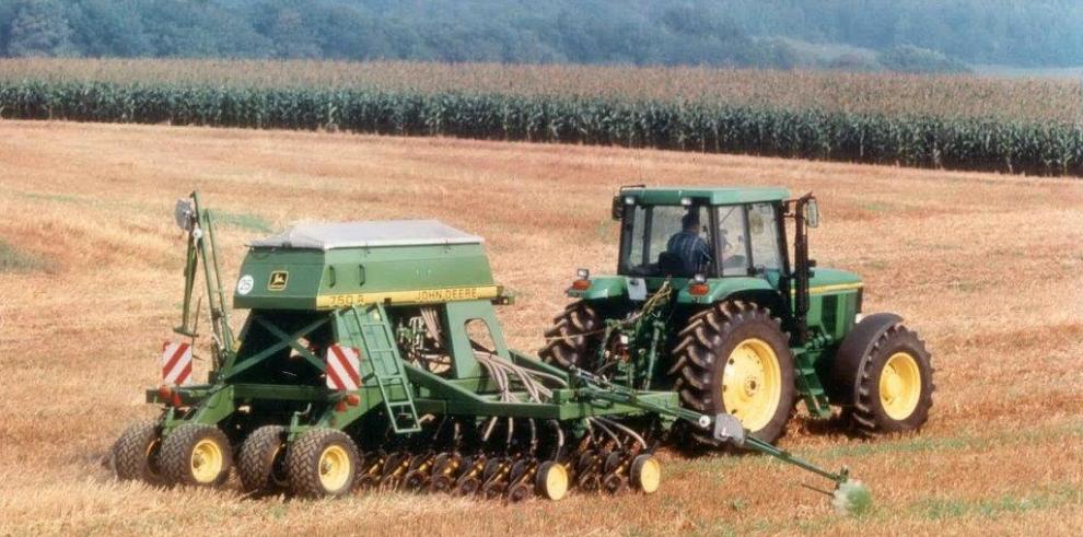 Los agricultores aragoneses que se prejubilan podrán seguir percibiendo una ayuda pasados los 65 años 