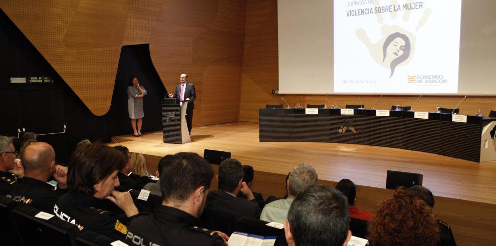 El Presidente de Aragón abre una jornada formativa sobre violencia de género para policías locales