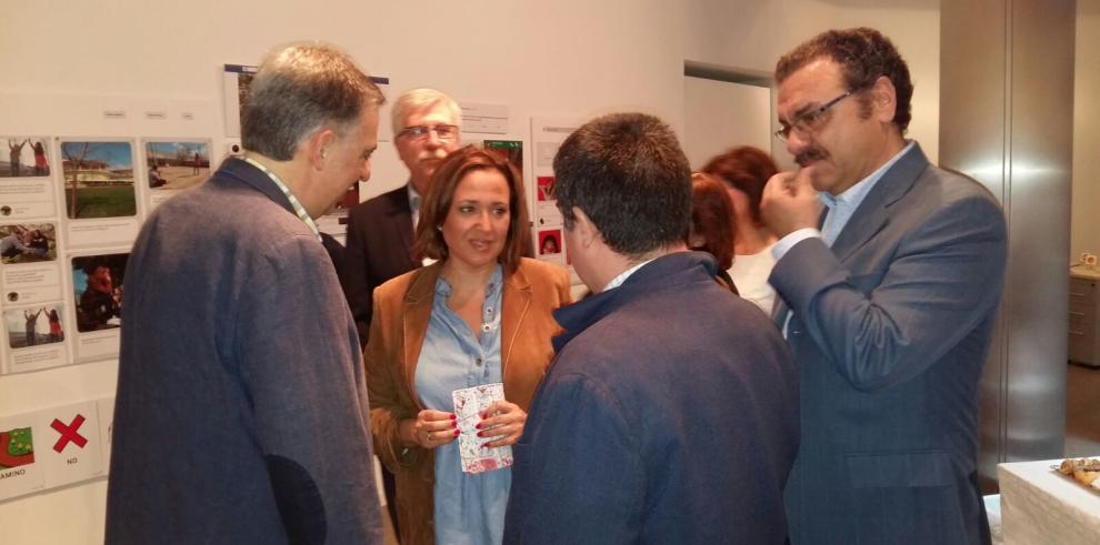 Mayte Pérez inaugura la exposición “Reencuadrar mi realidad. Las redes sociales”