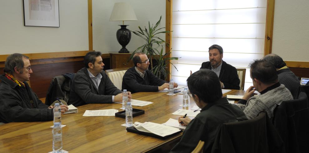 José Luis Soro se compromete a ser el portavoz de las reivindicaciones para la mejora de los servicios ferroviarios en Aragón