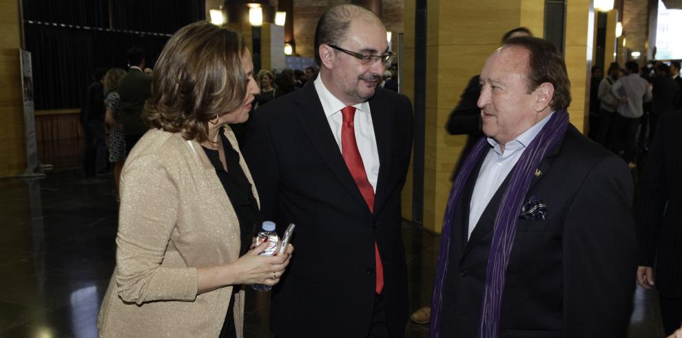 Gala de los premios Simón 2016. Javier Lambán, presidente de Aragón asiste con la consejera de Cultura, Educación y Deporte, Mayte Pérez a la entrega de premios de la Academia del Cine Aragonés.