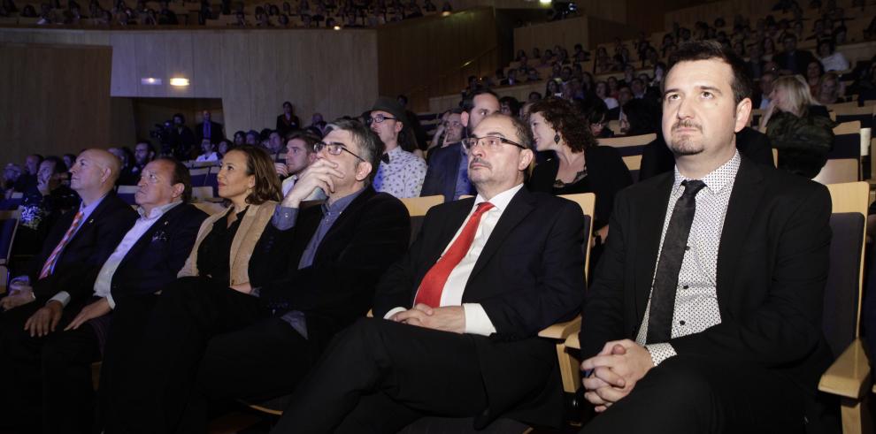 Gala de los premios Simón 2016. Javier Lambán, presidente de Aragón asiste con la consejera de Cultura, Educación y Deporte, Mayte Pérez a la entrega de premios de la Academia del Cine Aragonés.