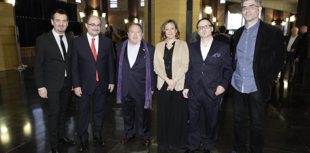 Gala de los premios Simón 2016. Javier Lambán, presidente de Aragón asiste con la consejera de Cultura, Educación y Deporte, Mayte Pérez a la entrega de premios de la Academia del Cine Aragonés.