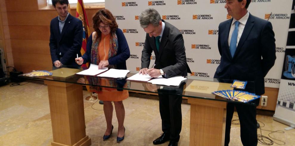 Gobierno de Aragón e Ibercaja Banco firman un convenio de colaboración para la promoción, difusión y comercialización del Carné Joven Europeo en la Comunidad