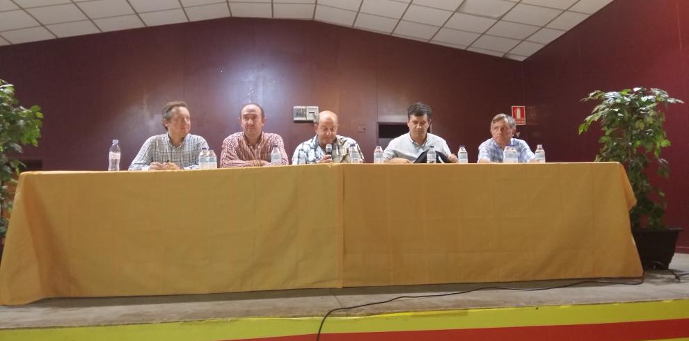 Olona muestra su compromiso de trabajar por una política medioambiental clara que no vaya en perjuicio del desarrollo socioeconómico de los municipios