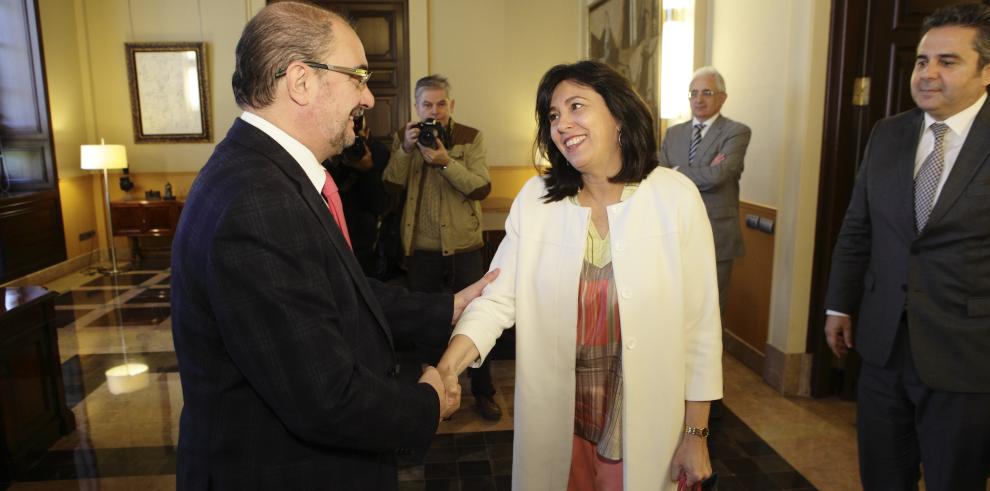 Lambán recibe a la presidenta de Siemens-España