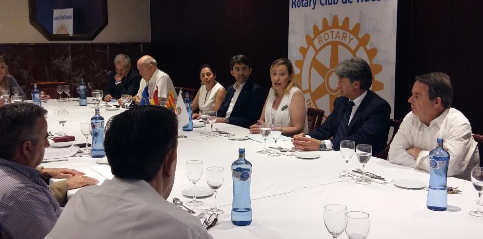 Marta Gastón analiza el potencial de Aragón como plataforma logística ante el Rotary Club de Huesca