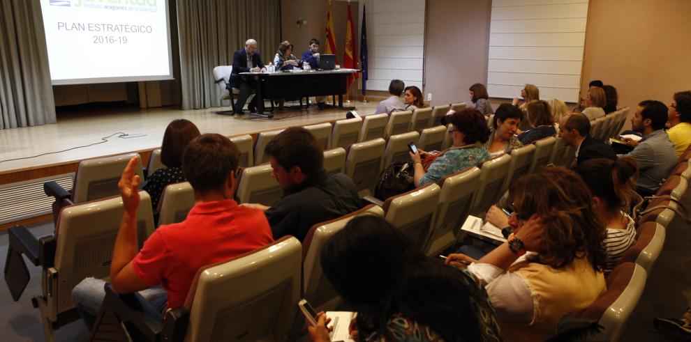 Un centenar de personas participa en la primera reunión del proceso de participación para la elaboración del Plan Estratégico del Instituto Aragonés de la Juventud