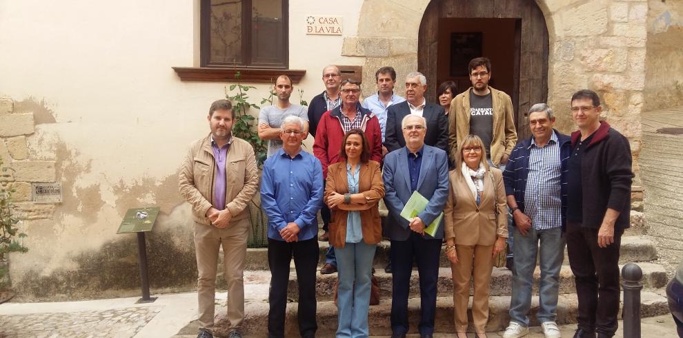 Mayte Pérez recuerda la figura de Desideri Lombarte con los alumnos y profesores del Matarraña