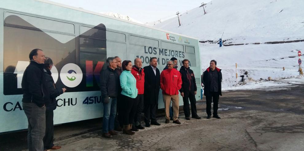 Un autobús para hacer más atractiva la oferta de nieve en Aragón 