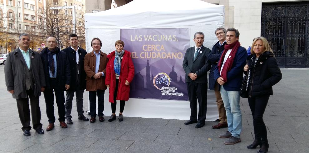 El consejero de Sanidad anima a los ciudadanos de los grupos de riesgo a vacunarse contra la gripe