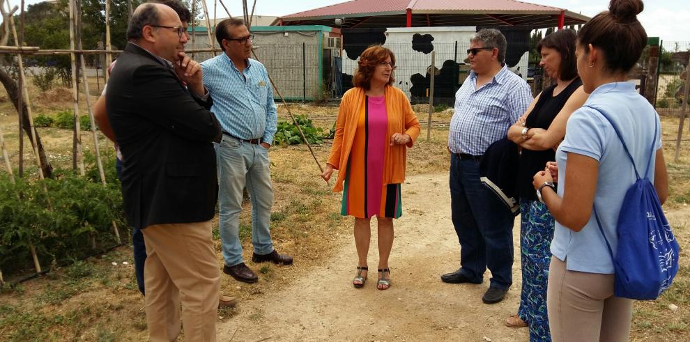 Broto destaca el trabajo de las entidades en su visita al complejo de Aldeas Infantiles en Villamayor