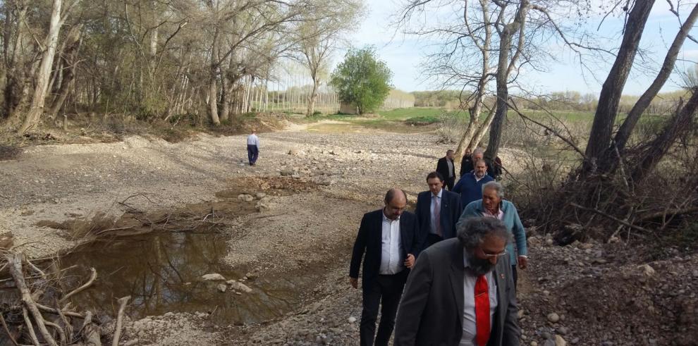 El presidente de Aragón , Javier Lambán, visita localidad ribereña de Boquiñeni, afectada por la crecida del río Ebro.