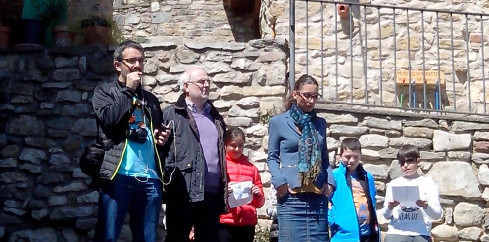 Cerca de 200 alumnos del Alto Aragón comparten en Abizanda una jornada en aragonés con el programa Fer Chuntos