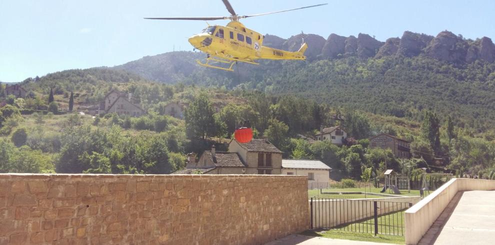 La evolución favorable del incendio permite retirar otras dos unidades helitransportadas en San Juan de la Peña