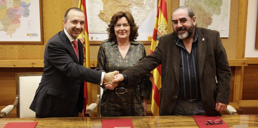 El Gobierno de Aragón, la Obra Social “la Caixa” y la Coordinadora Aragonesa de Voluntariado firman un convenio  para promover la difusión, formación y acompañamiento del voluntariado