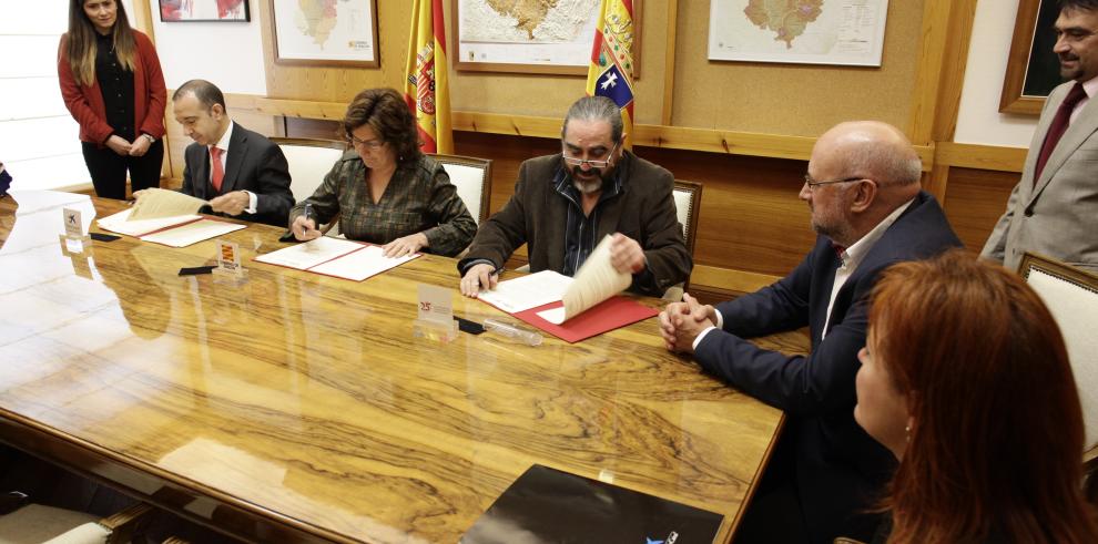 El Gobierno de Aragón, la Obra Social “la Caixa” y la Coordinadora Aragonesa de Voluntariado firman un convenio  para promover la difusión, formación y acompañamiento del voluntariado