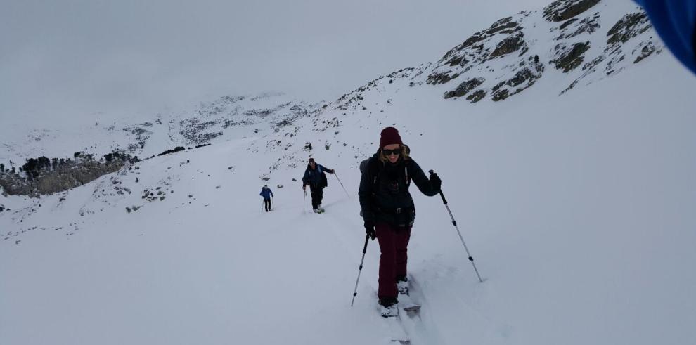 La nieve de Aragón se promociona a través de viajes de familiarización turísticos