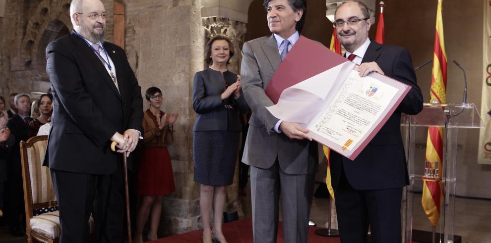 Lambán pronuncia un discurso reivindicativo de la personalidad de Aragón para ayudar a cambiar el modelo de organización del país