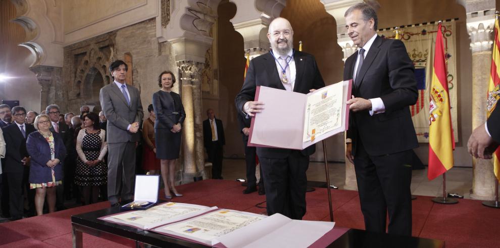 Lambán pronuncia un discurso reivindicativo de la personalidad de Aragón para ayudar a cambiar el modelo de organización del país