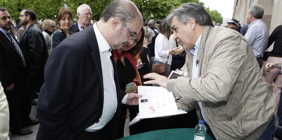 El presidente Lambán recorre las actividades del Pignatelli y visita el Paseo Independencia