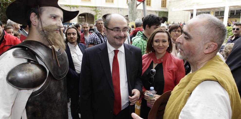 El presidente Lambán recorre las actividades del Pignatelli y visita el Paseo Independencia