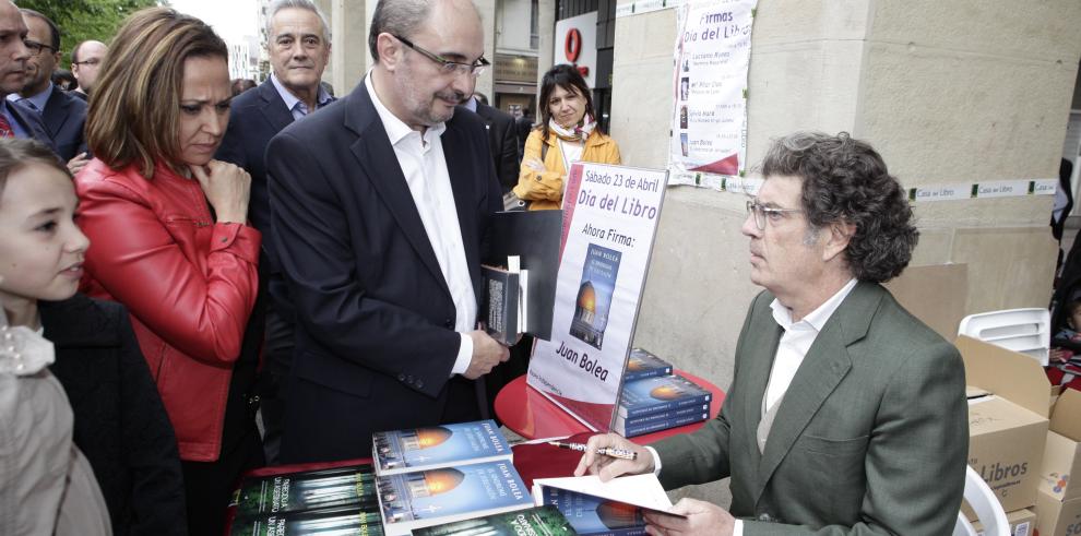 El presidente Lambán recorre las actividades del Pignatelli y visita el Paseo Independencia