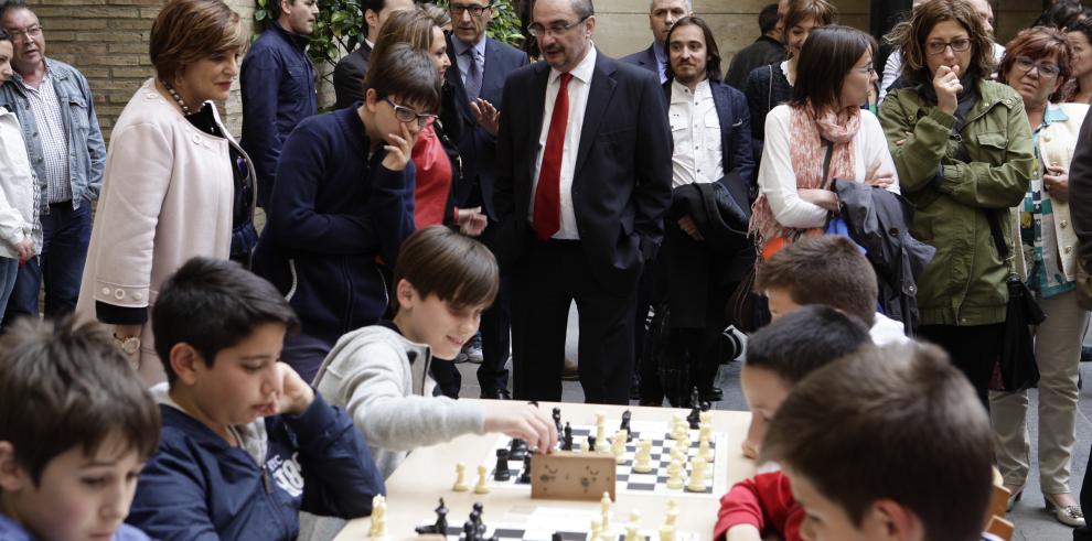 El presidente Lambán recorre las actividades del Pignatelli y visita el Paseo Independencia