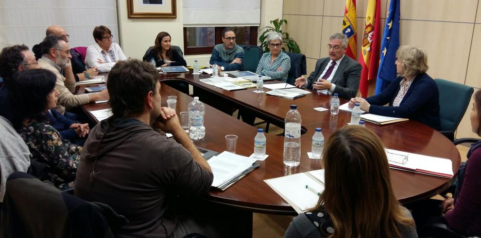 Olona reitera su apuesta por una revisión de la estrategia de educación ambiental