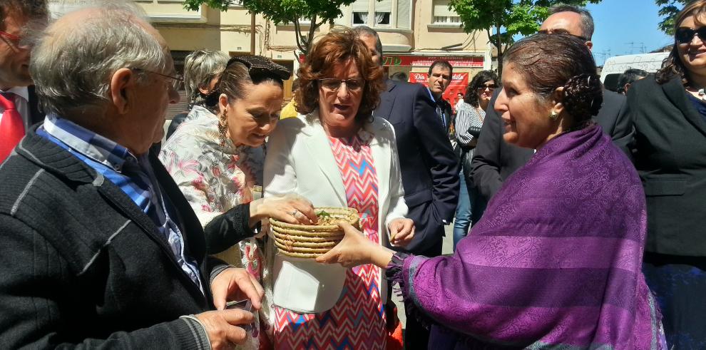 La consejera Broto participa en el Día de la Faldeta de Fraga